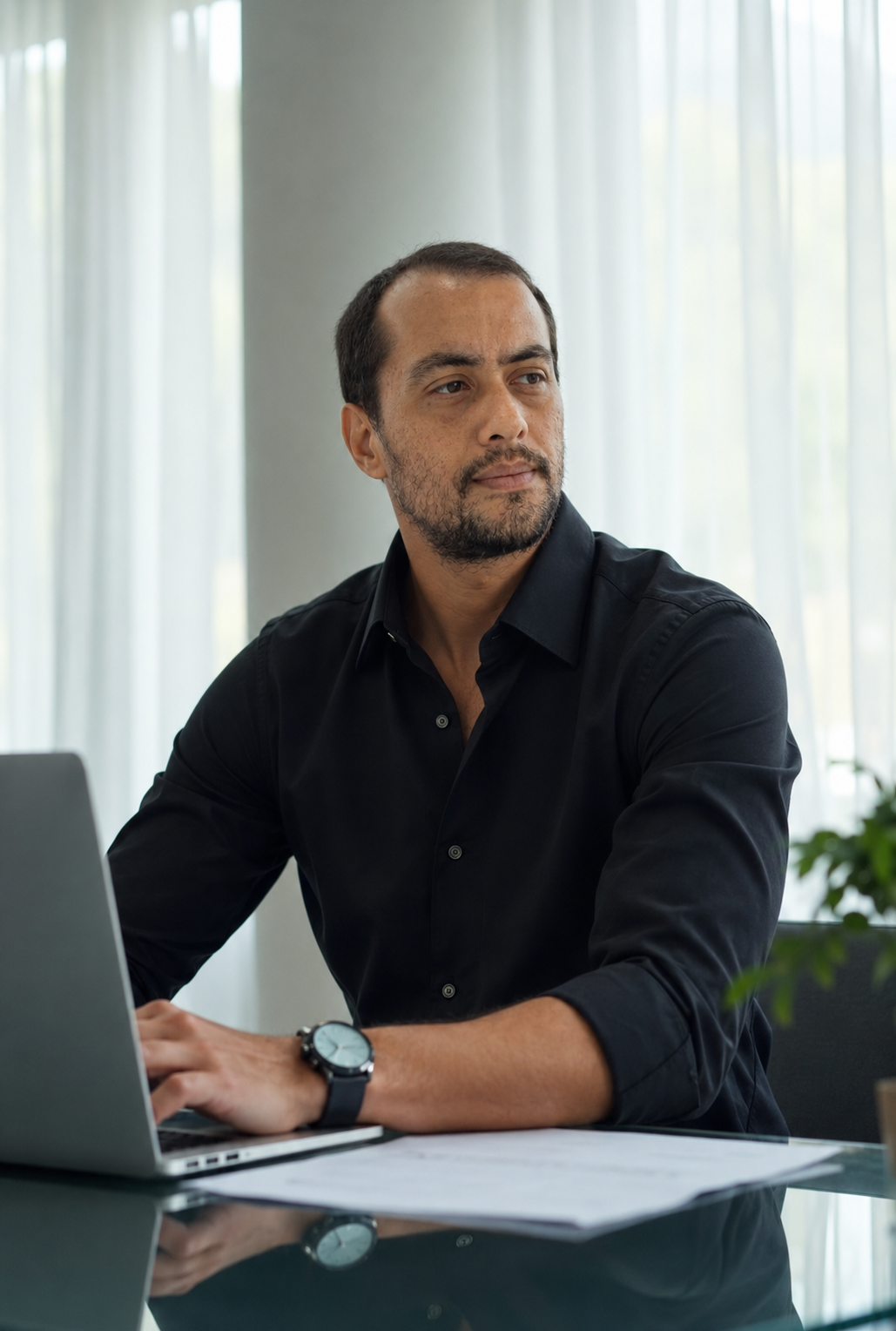 Rômulo Paiva, autor do e-book Claude para Advogados
